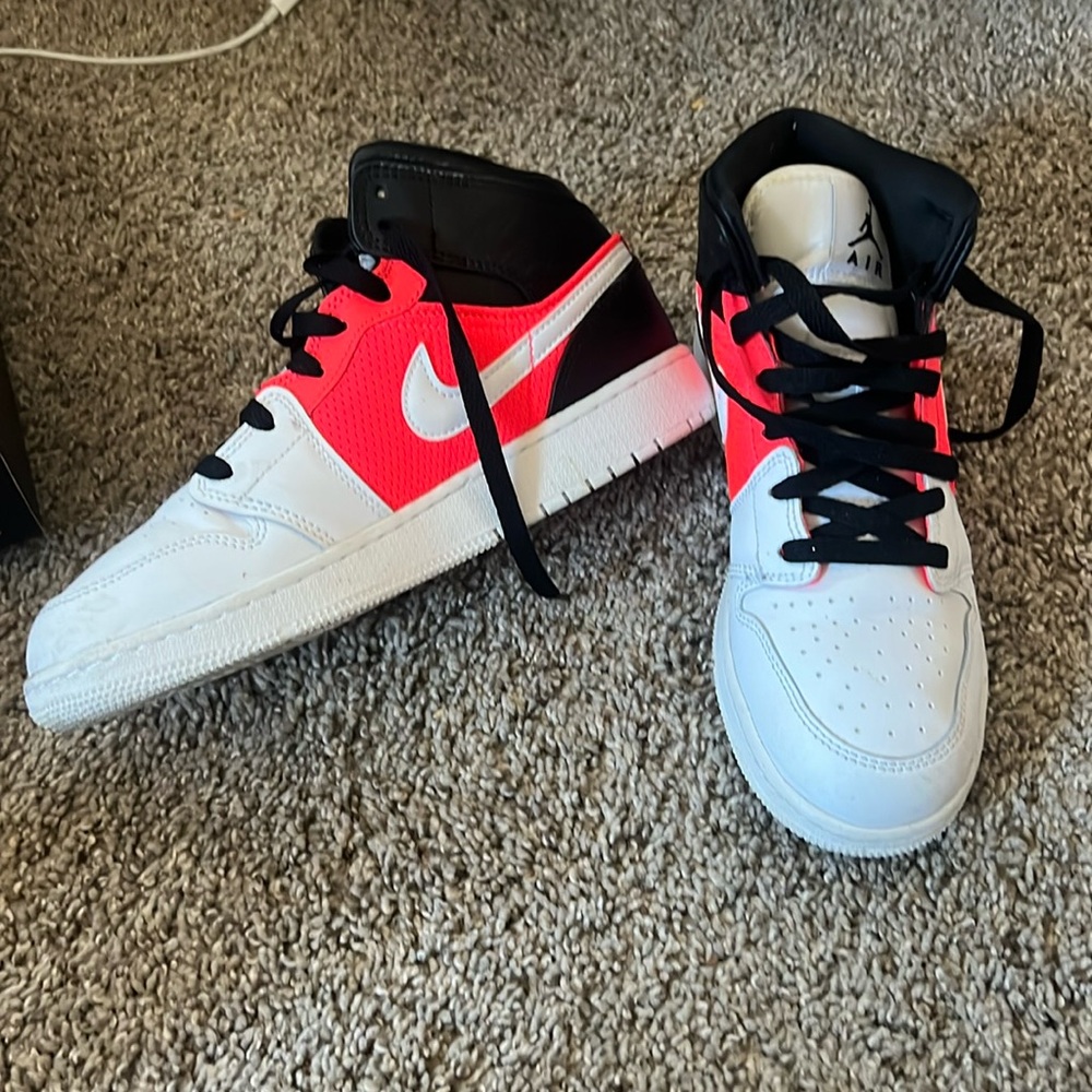 Youth Air Jordan mids